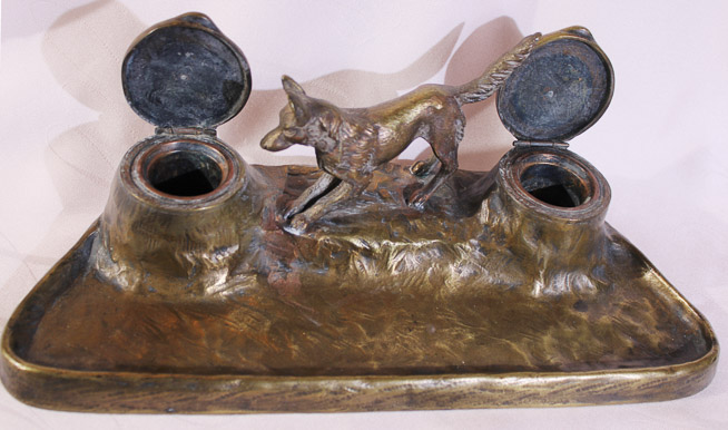 233b - Double inkwell with a dog on top