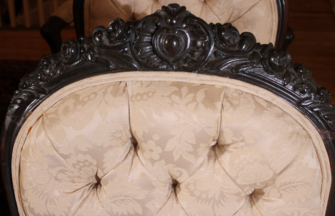 250b - 4 rosewood dining chairs with carved crown